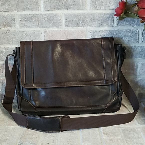 Wilsons Leather Other - 🔥SALE🔥Wilson Leather laptop/messenger bag